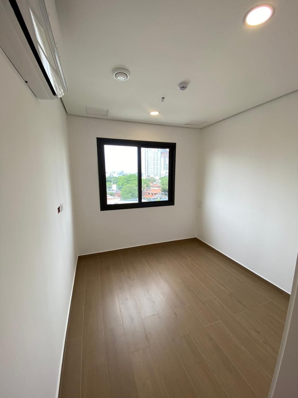 WhatsApp Image 2025-10-13 at 11.47.18 (2)